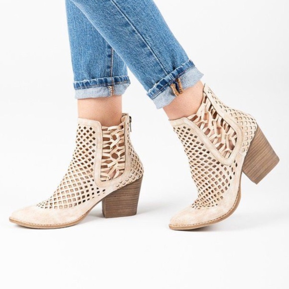 Coconuts by Matisse Walk On Bootie SZ 8M